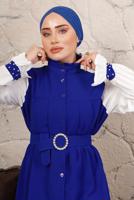 Tesettür giyim LACİVERT KEMERLİ İNCİ DETAYLI GARNİLİ ELBİSE T 7503