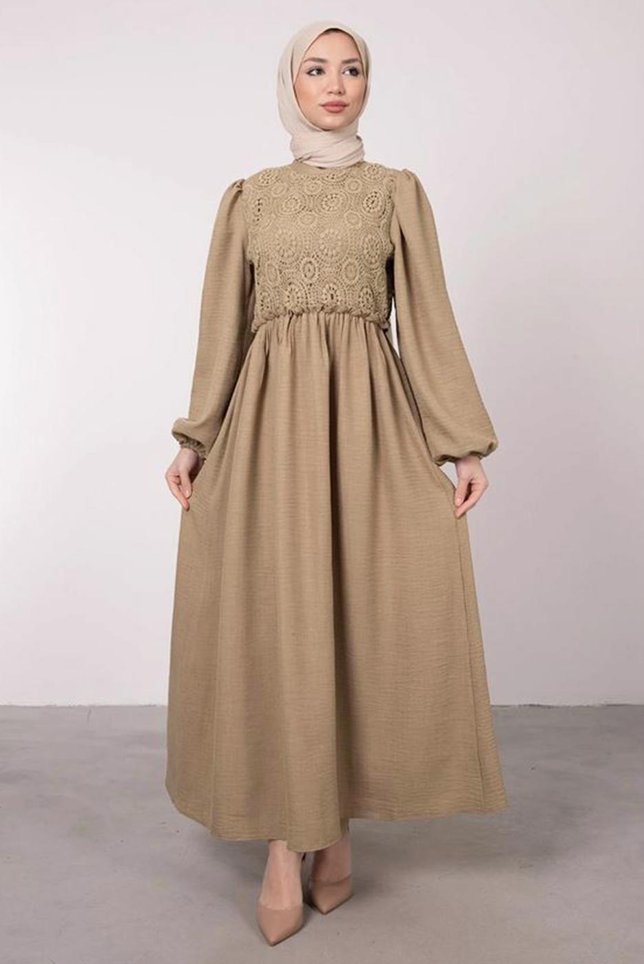 Tesettür giyim KAHVE ETNİK DANTELLİ BALON KOL ELBİSE T 7585