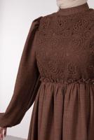 Tesettür giyim KAHVE ETNİK DANTELLİ BALON KOL ELBİSE T 7585