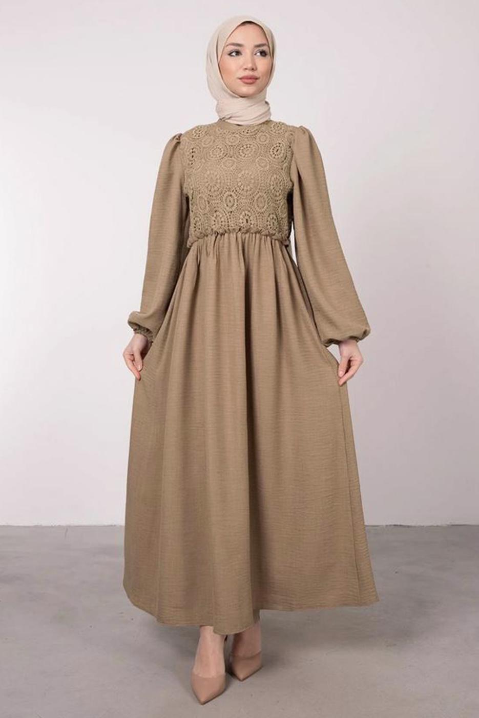 Tesettür giyim KAHVE ETNİK DANTELLİ BALON KOL ELBİSE T 7585