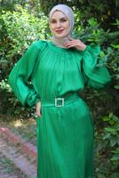 Tesettür giyim YEŞİL BALON KOL VOLANLI KEMERLİ ELBİSE T 78002