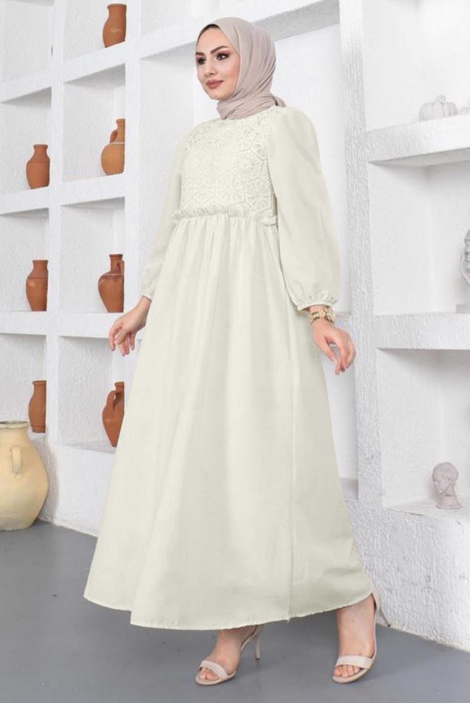 Tesettür giyim BEJ ÖNÜ DANTELLİ FIRFIR DETAYLI ELBİSE T 7878
