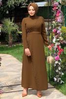 Tesettür giyim TABA İNCİ DETAYLI DİK YAKA ABİYE ELBİSE T 8073