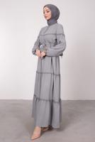 Tesettür giyim GRİ BELİ BÜZGÜLÜ DANTEL DETAYLI ELBİSE T 8485