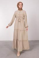 Tesettür giyim BEJ BELİ BÜZGÜLÜ DANTEL DETAYLI ELBİSE T 8485