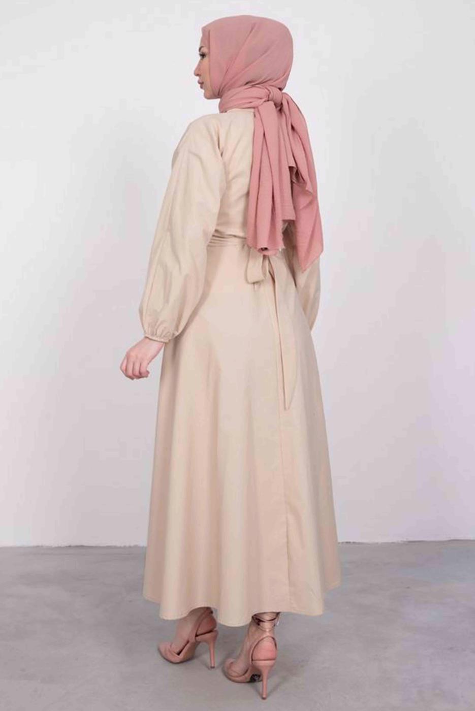 Tesettür giyim BEJ GÖMLEK YAKA KUŞAKLI ELBİSE T 9005