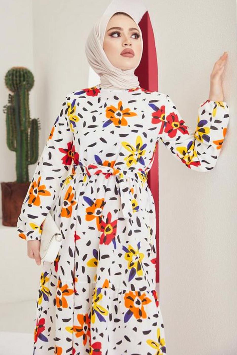 Tesettür giyim KREM ÇİÇEK DESENLİ KUŞAKLI ELBİSE T 904