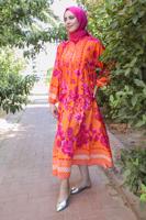 Tesettür giyim TURUNCU DESENLİ DÜĞMELİ YARASA KOL ELBİSE T 9433-1