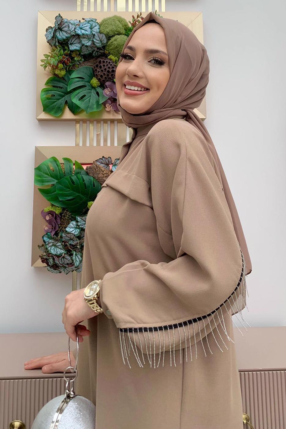 Tesettür giyim VİZON ZİNCİR PÜSKÜL DETAYLI YARASA KOL FERACE T 2287