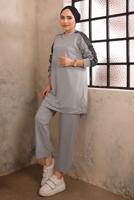Tesettür giyim GRİ TAŞ BASKILI İKİLİ PANTOLONLU EŞOFMAN TAKIMI T 0292