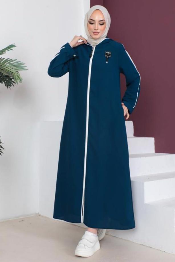 Tesettür giyim LACİVERT ARMA DETAYLI KAPÜŞONLU PARDESÜ T 029 - TRENDTESETTÜR