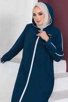 Tesettür giyim LACİVERT ARMA DETAYLI KAPÜŞONLU PARDESÜ T 029