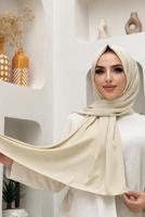 Tesettür giyim BEJ DÜZ ŞAL T 5202