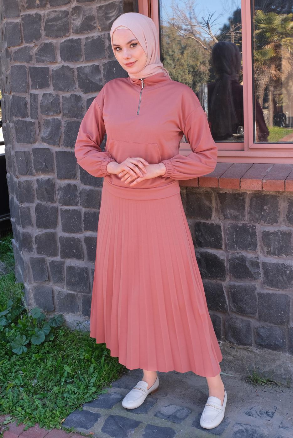 Tesettür giyim PEMBE FERMUAR DETAYLI PİLİSELİ ETEKLİ TAKIM T 4040