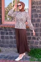 Tesettür giyim KAHVE ZEBRA DESENLİ PİLİSELİ İKİLİ ETEKLİ TAKIM T 4070