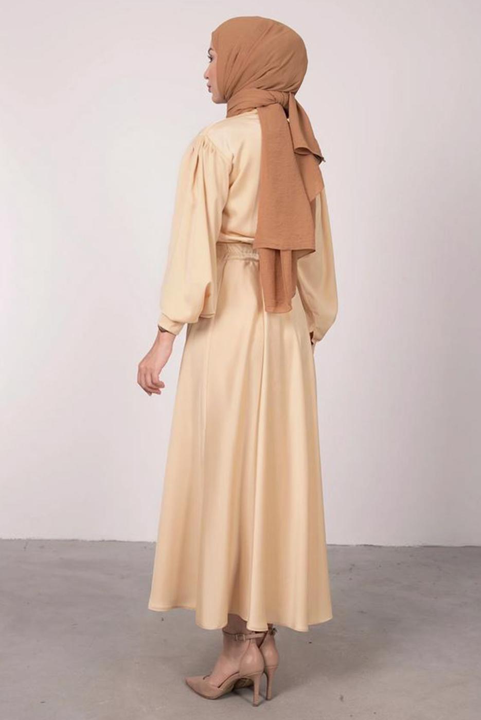 Tesettür giyim BEJ BALON KOL DÜĞMELİ SATEN ETEKLİ TAKIM T 5395
