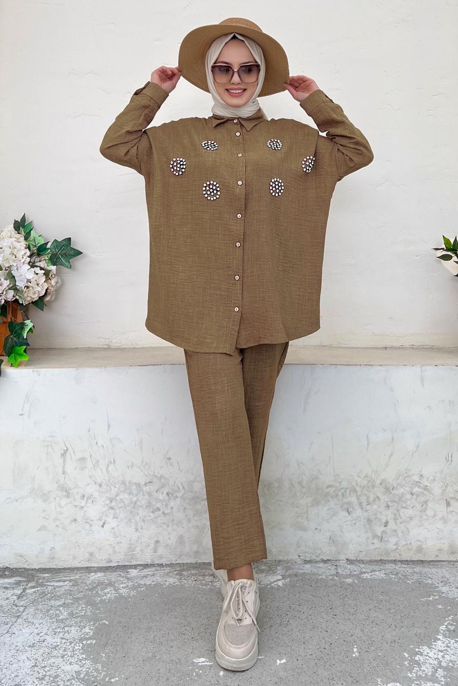 Tesettür giyim KAHVE TAŞ DETAYLI DÜĞMELİ İKİLİ PANTOLONLU TAKIM T 3048