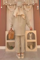 Tesettür giyim VİZON TAŞ DETAYLI DÜĞMELİ İKİLİ PANTOLONLU TAKIM T 3048