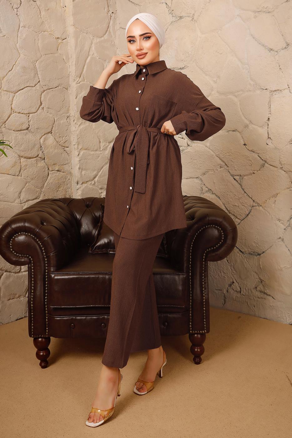 Vêtements hijab BRUN ENSEMBLE PANTALON 2 PIÈCES AVEC CEINTURE ET BOUTONS T 4492