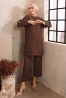 Tesettür giyim KAHVE DÜĞME DETAYLI ZİNCİRLİ İKİLİ PANTOLON TAKIMI T 5492