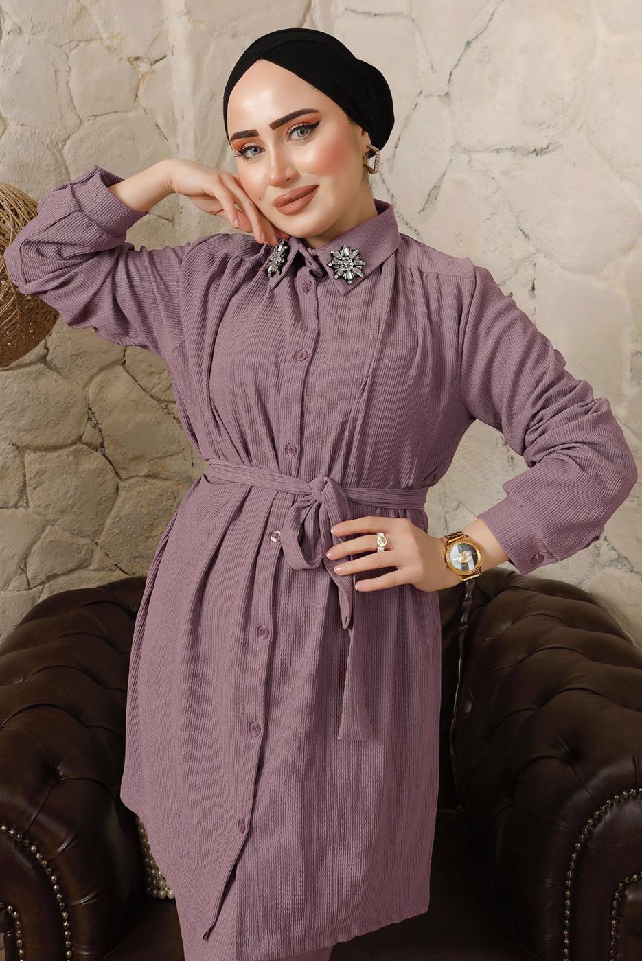 Tesettür giyim MOR YAKASI BROŞLU BÜRÜMCÜK İKİLİ PANTOLONLU TAKIM T 60003