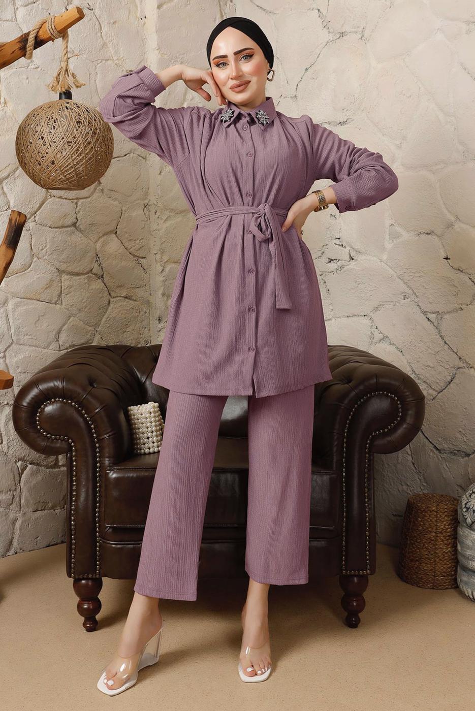 Tesettür giyim MOR YAKASI BROŞLU BÜRÜMCÜK İKİLİ PANTOLONLU TAKIM T 60003