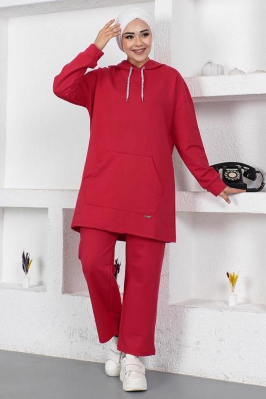 Tesettür giyim KIRMIZI KAPÜŞONLU CEPLİ PANTOLONLU EŞOFMAN TAKIM T 003