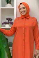 Tesettür giyim TURUNCU TAŞ BASKILI DÜĞMELİ PANTOLONLU TAKIM T 0348