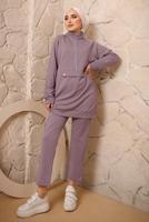 Tesettür giyim MOR FERMUARLI ŞERİT DETAYLI İKİLİ PANTOLONLU EŞOFMAN TAKIMI T 0392