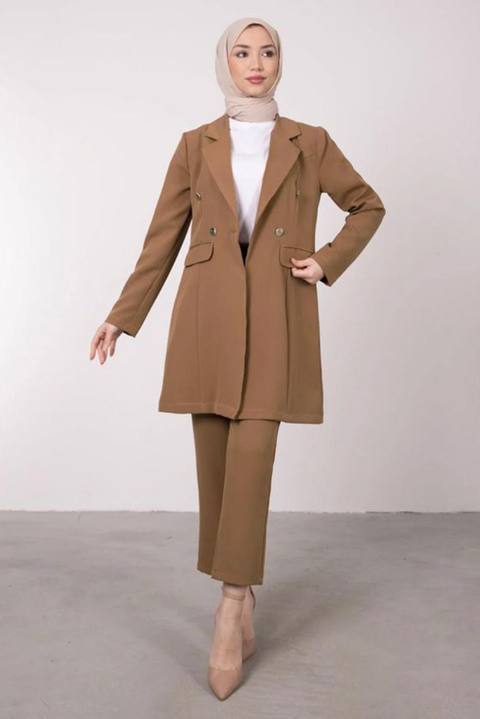 Tesettür giyim KAHVE KRUVAZE YAKA BELİ LASTİKLİ İKİLİ KREP TAKIM T 1585