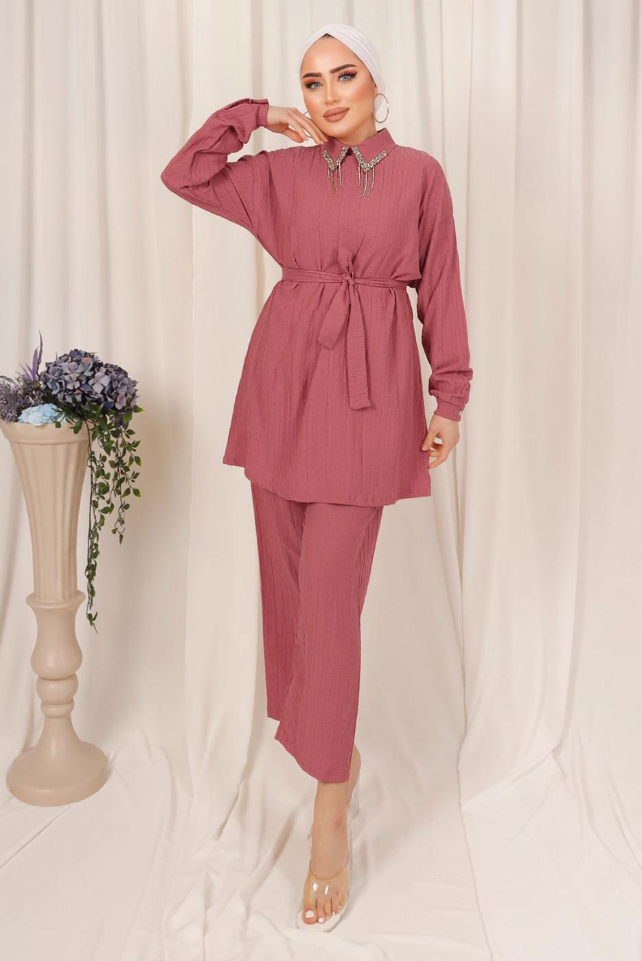 Tesettür giyim PEMBE YAKASI TAŞ DETAYLI İKİLİ PANTOLONLU TAKIM T 2103
