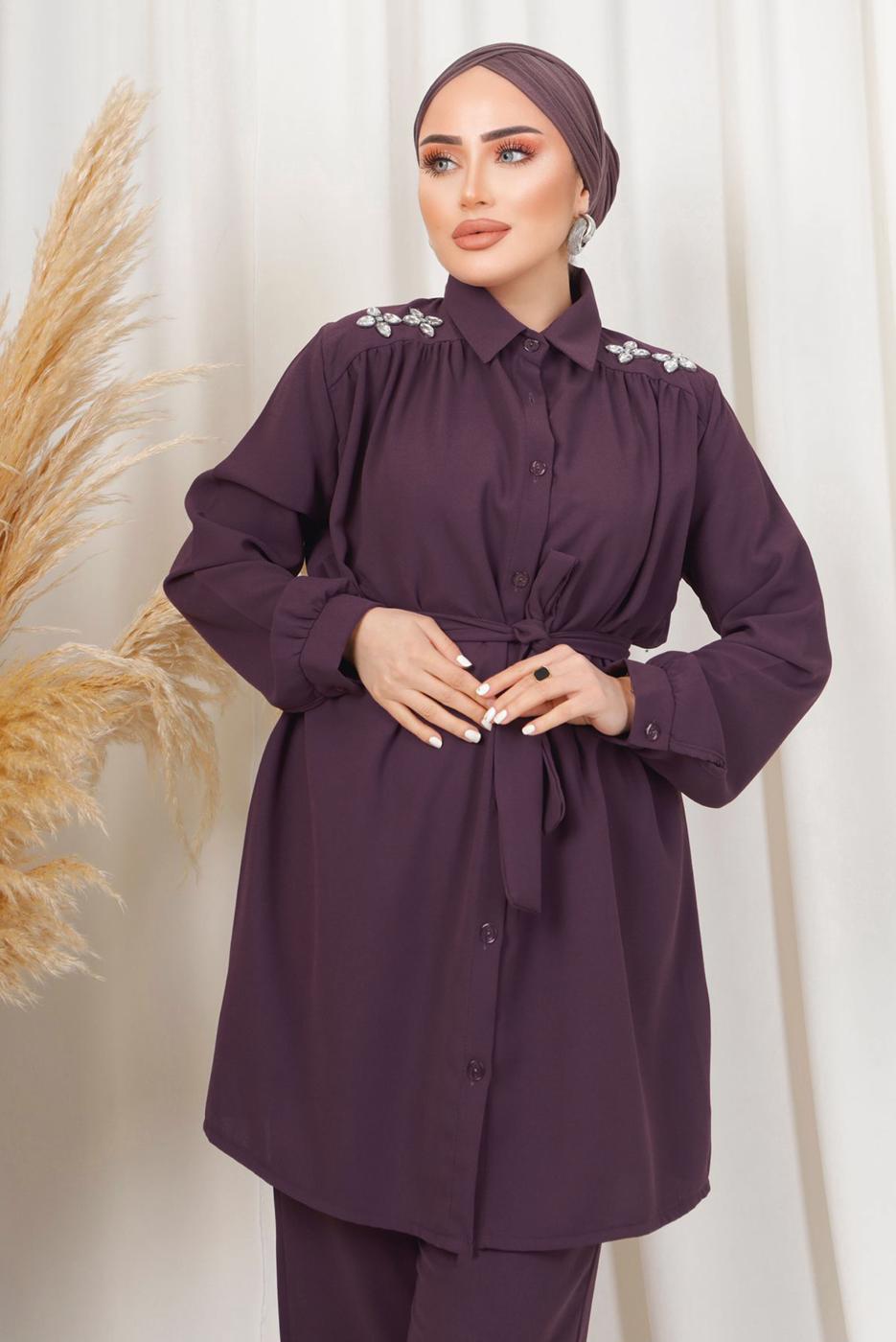 Tesettür giyim MOR OMUZLARI TAŞ DETAYLI KUŞAKLI PANTOLONLU TAKIM T 2303