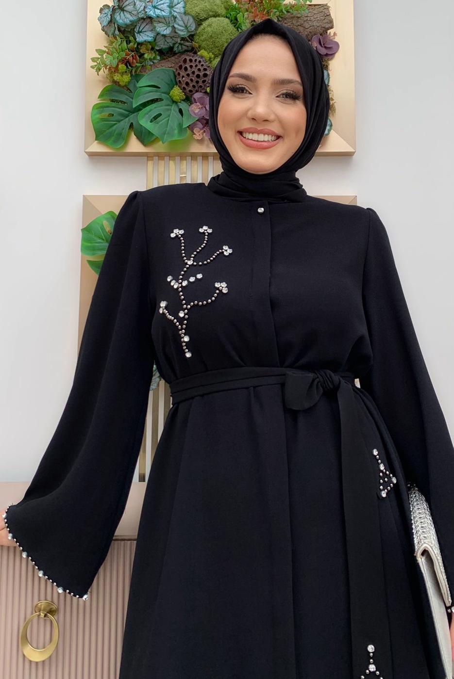 Tesettür giyim SİYAH TAŞ İŞLEME DETAYLI KUŞAKLI KREP TAKIM T 2348