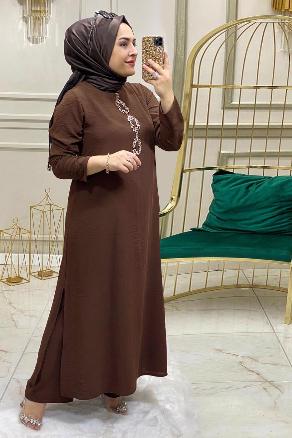 Tesettür giyim KAHVE TAŞ İŞLEMELİ YANI YIRTMAÇLI İKİLİ PANTOLONLU TAKIM T 30481