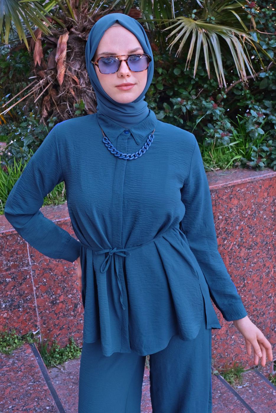 Vêtements hijab BLEU MARINE DÉTAIL CHAÎNE COL CHEMISE COSTUME 2 PIÈCES PANTALON T 3547