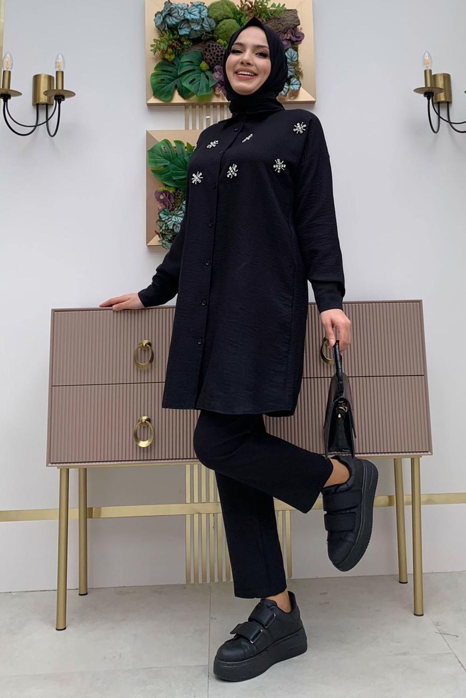 Tesettür giyim SİYAH TAŞ DETAYLI DÜĞMELİ İKİLİ PANTOLONLU TAKIM T 4048