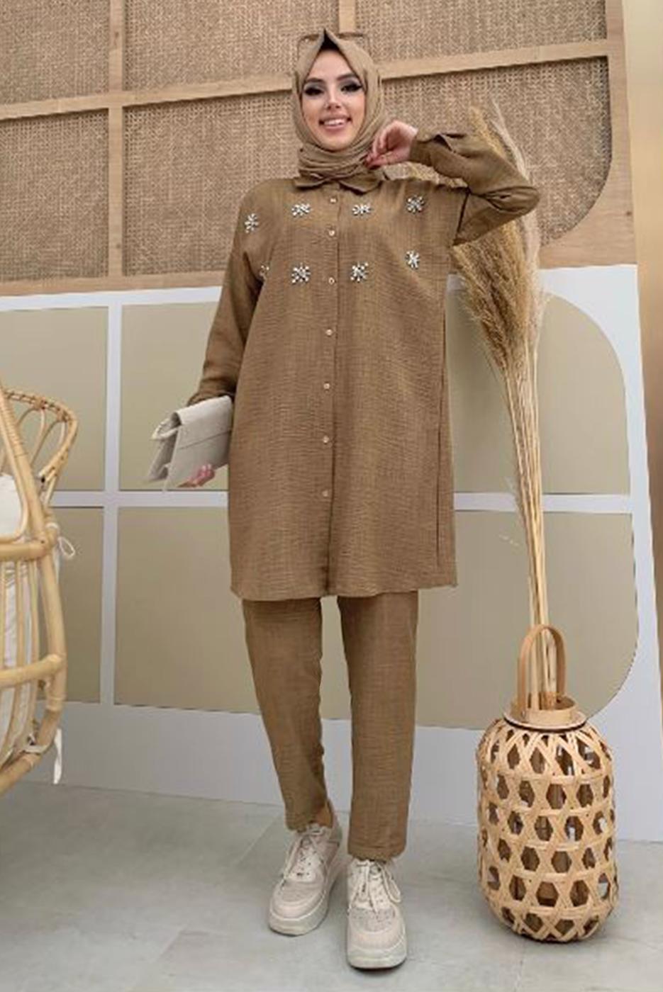 Tesettür giyim KAHVE TAŞ DETAYLI DÜĞMELİ İKİLİ PANTOLONLU TAKIM T 4048