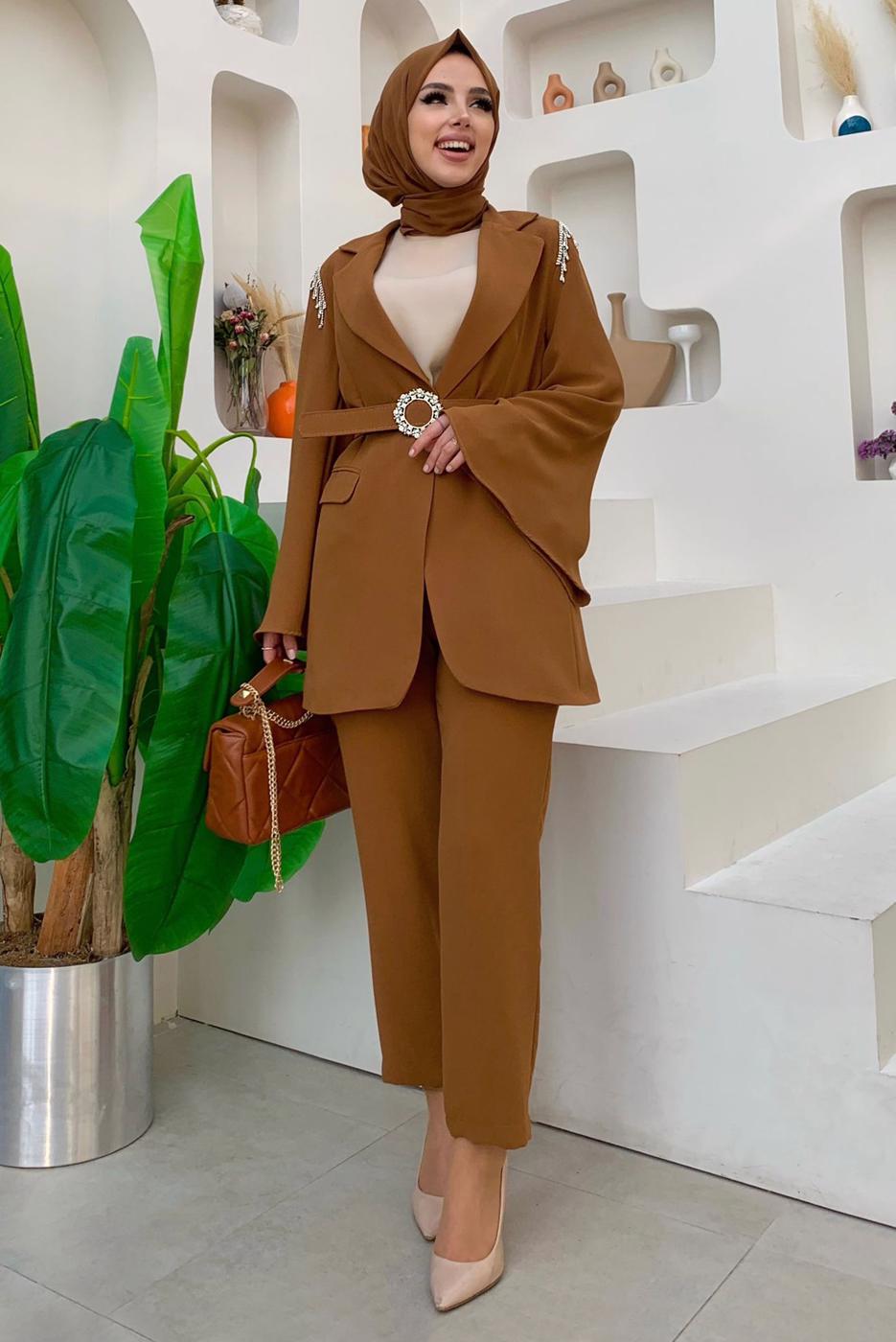 Tesettür giyim TABA TAŞ DETAYLI KEMERLİ İKİLİ PANTOLONLU TAKIM T 5048