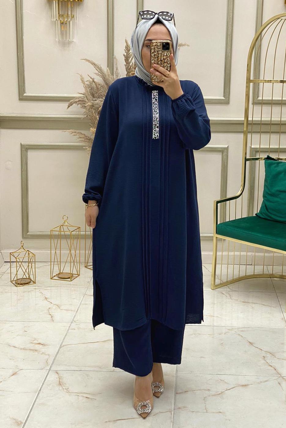 Tesettür giyim LACİVERT TAŞ İŞLEMELİ MANŞETLERİ LASTİKLİ PANTOLONLU TAKIM T 50800