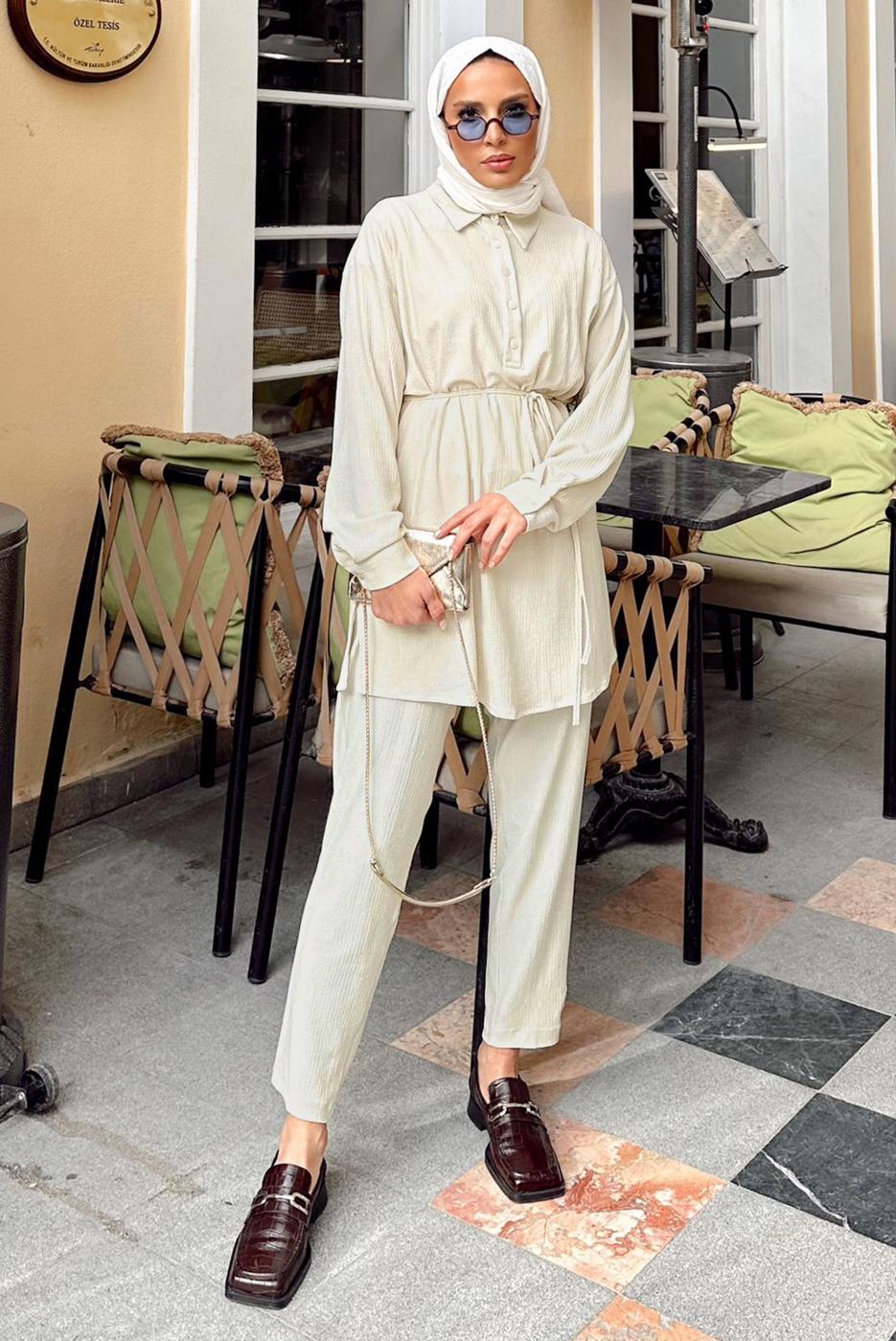 Tesettür giyim BEJ DÜĞME DETAYLI KUŞAKLI PANTOLONLU TAKIM T 55014