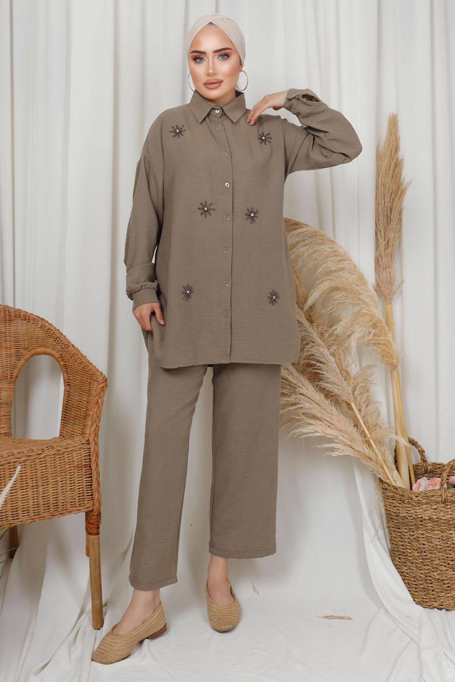 Tesettür giyim VİZON TAŞ DETAYLI DÜĞMELİ PANTOLONLU TAKIM T 6133