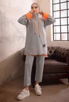 Tesettür giyim GRİ KAPÜŞONLU NEON GARNİLİ PANTOLONLU TAKIM T 6192