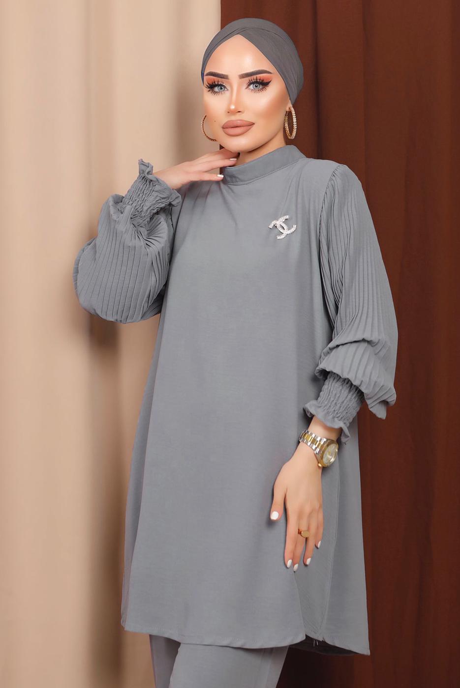 Tesettür giyim GRİ BROŞ DETAYLI KOLU PİLİSELİ PANTOLONLU TAKIM T 6213