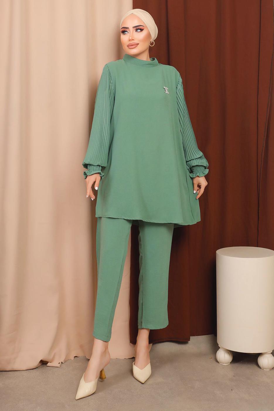 Tesettür giyim YEŞİL BROŞ DETAYLI KOLU PİLİSELİ PANTOLONLU TAKIM T 6213