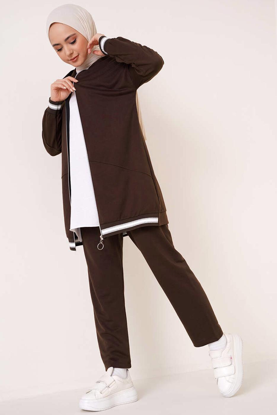 Tesettür giyim KAHVE KAPÜŞONLU FERMUARLI İKİLİ EŞOFMAN TAKIM T 70921