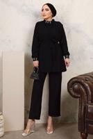 Tesettür giyim SİYAH YAKASI VE MANŞETLERİ TAŞLI İKİLİ PANTOLONLU TAKIM T 7303