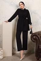 Tesettür giyim SİYAH YAKASI VE MANŞETLERİ TAŞLI İKİLİ PANTOLONLU TAKIM T 7303