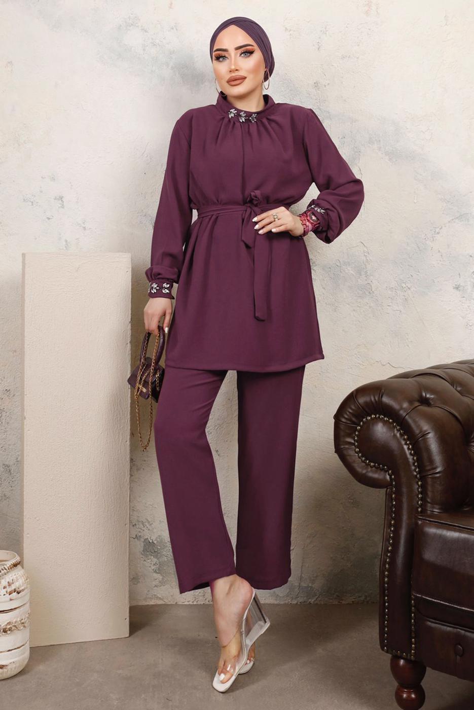 Tesettür giyim MÜRDÜM YAKASI VE MANŞETLERİ TAŞLI İKİLİ PANTOLONLU TAKIM T 7303