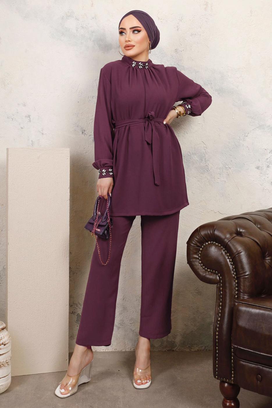 Tesettür giyim MÜRDÜM YAKASI VE MANŞETLERİ TAŞLI İKİLİ PANTOLONLU TAKIM T 7303