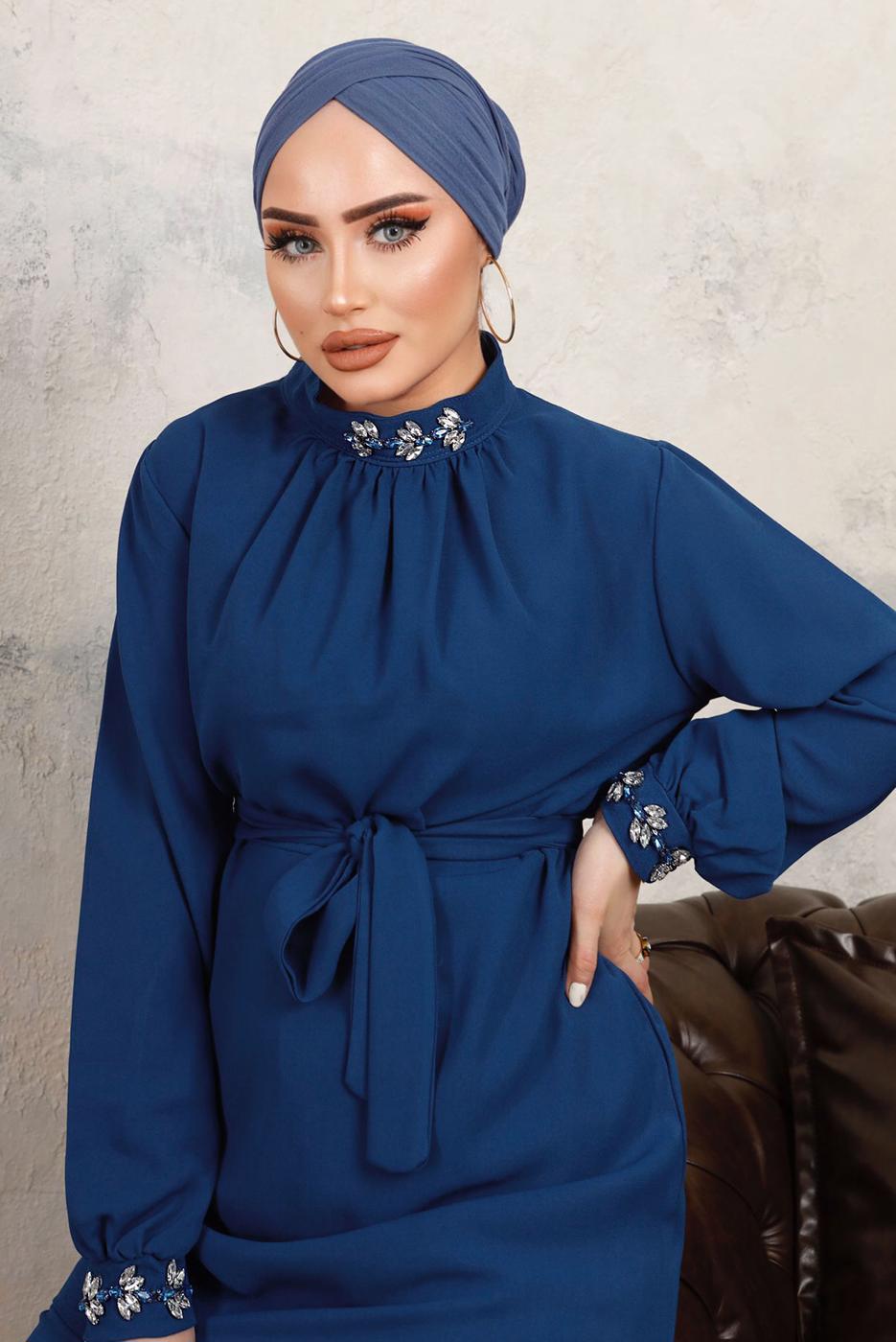 Tesettür giyim LACİVERT YAKASI VE MANŞETLERİ TAŞLI İKİLİ PANTOLONLU TAKIM T 7303